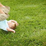 Observe como seu filho vira cambalhota